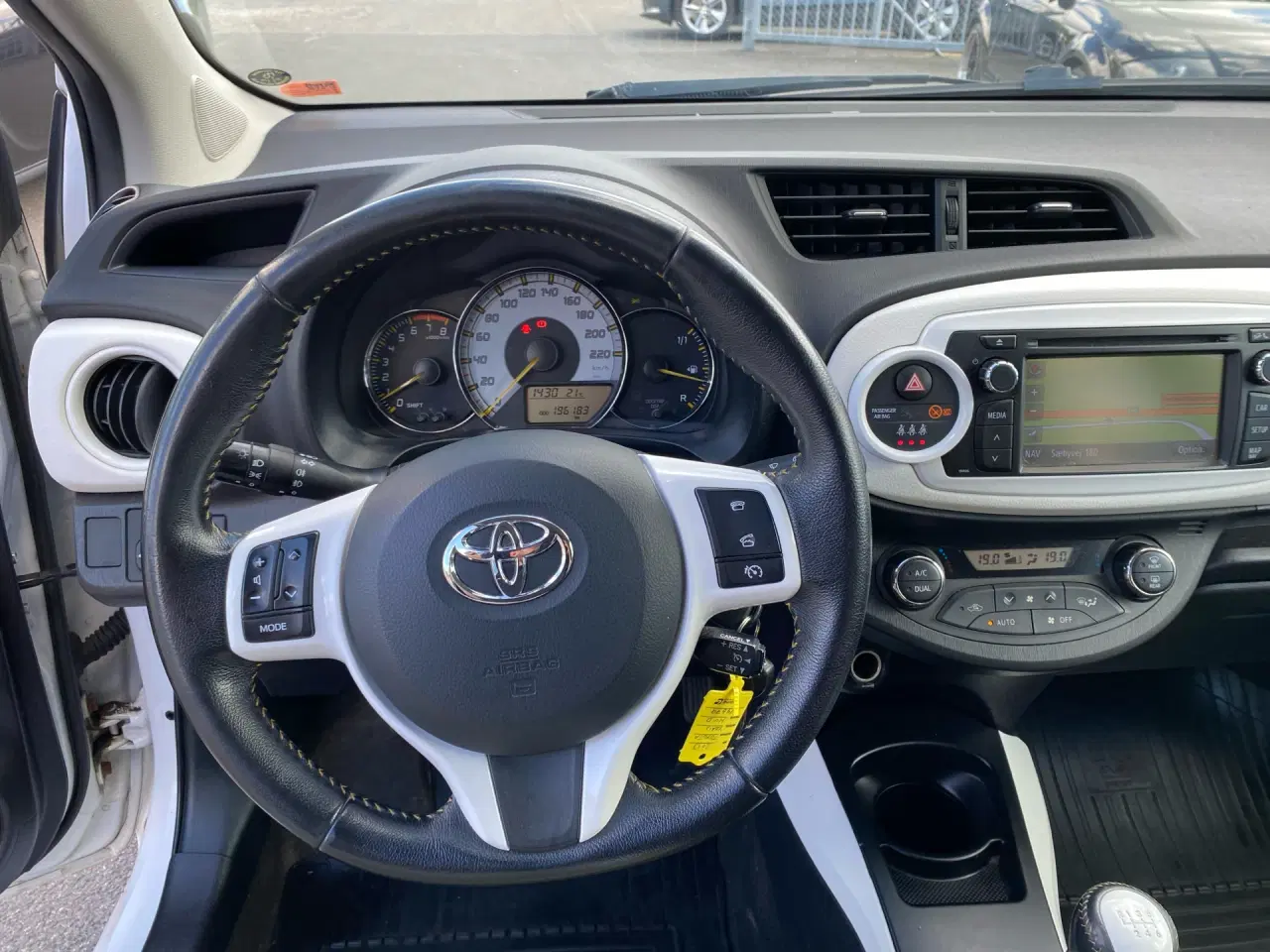 Billede 8 - Toyota Yaris 1,3 VVT-I Trend 99HK 5d 6g