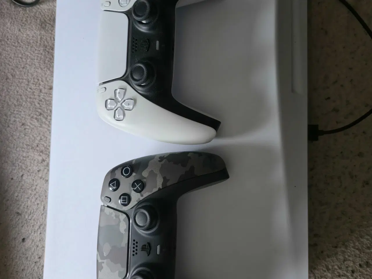 Billede 2 - Playstation 5 med 2 controllere 