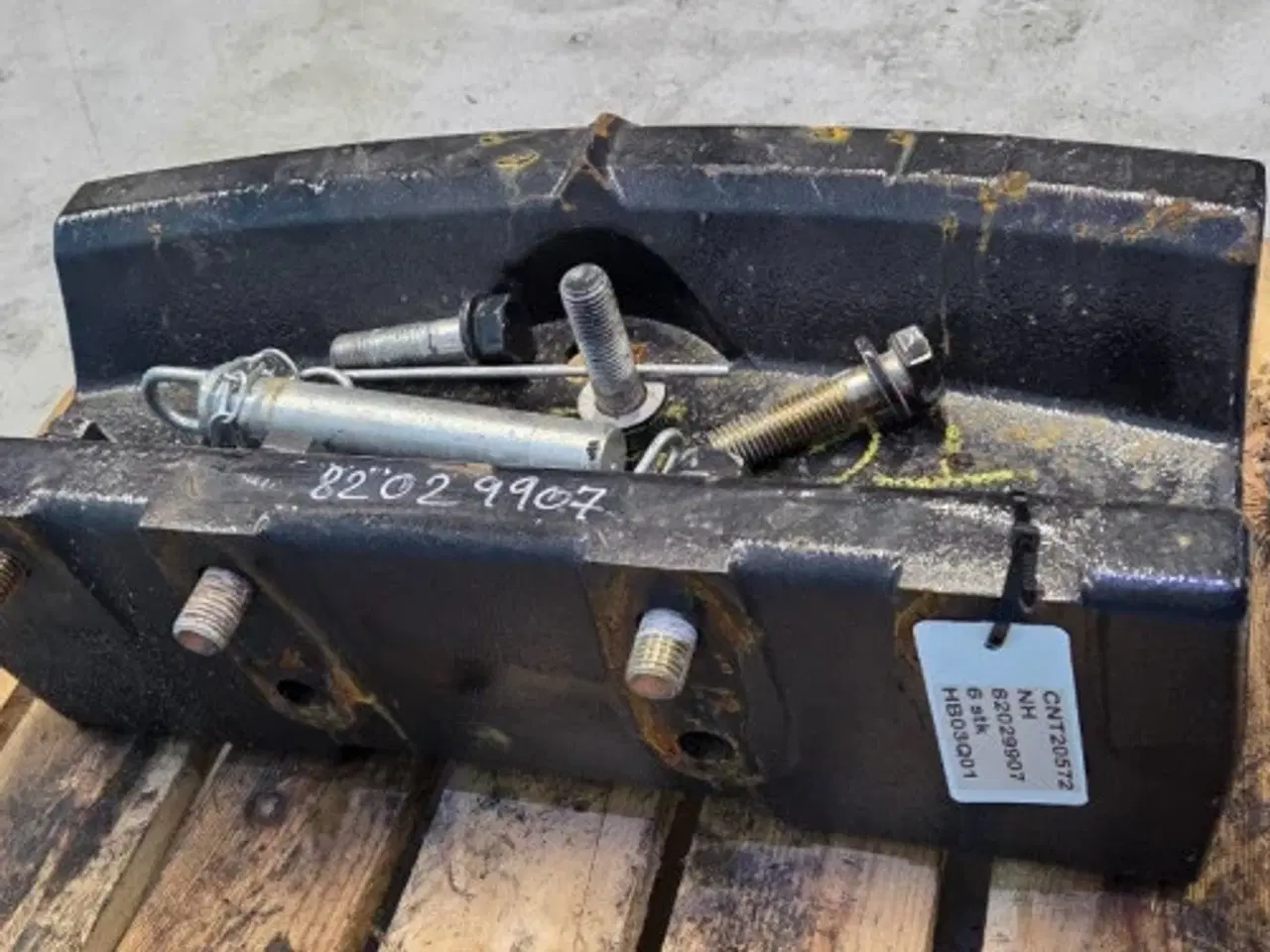 Billede 10 - New Holland T6 Baseklods 82029907 (6 Stk)