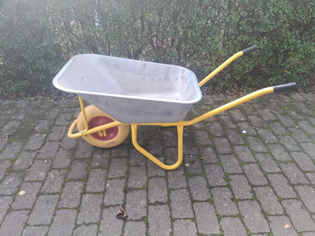 Billede 2 - Trillebør med punkterfri hjul