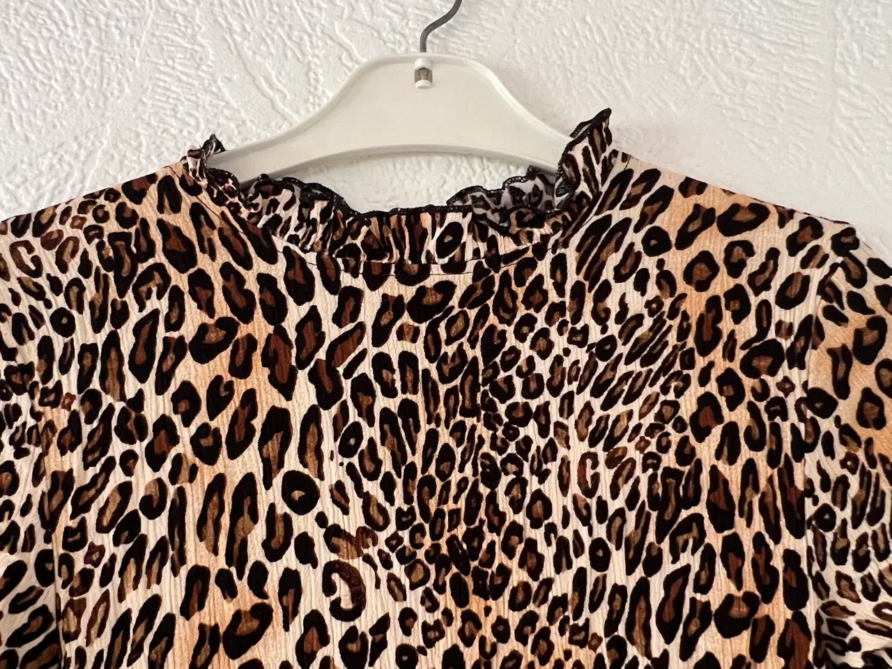 Billede 8 - Leopardkjole fra Noella. (Str. XS)