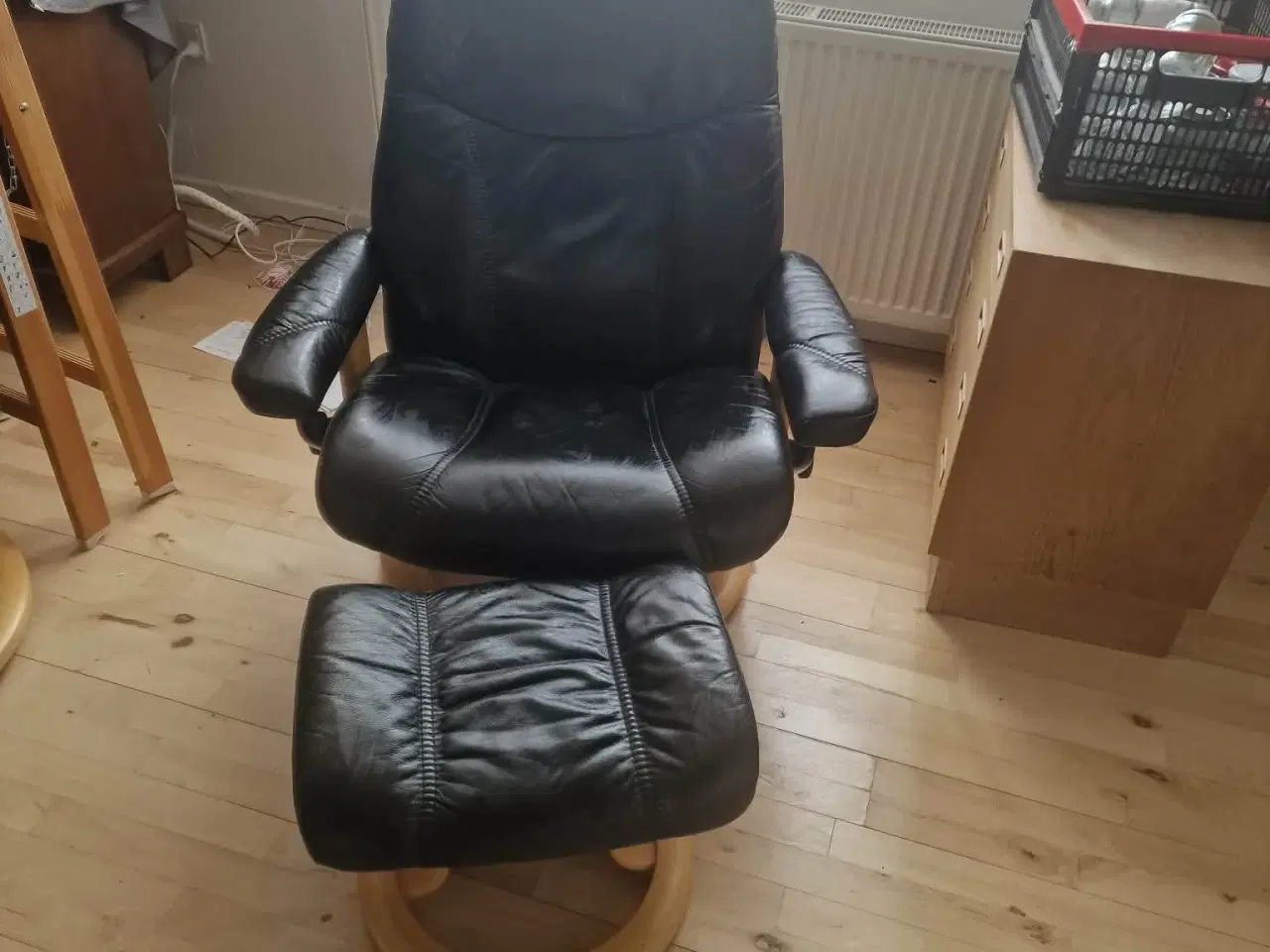 Billede 3 - Stole 2 læder stole  (1 skammel)