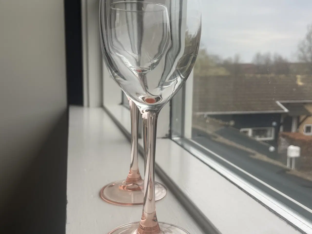 Billede 3 - 12 franske Luminarc hvidvinsglas i rosa