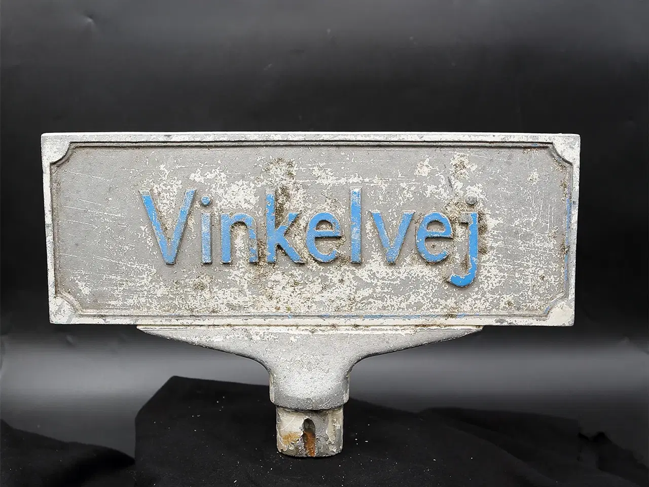 Billede 1 - Vintage dansk vejskilt “Vinkelvej” i aluminium