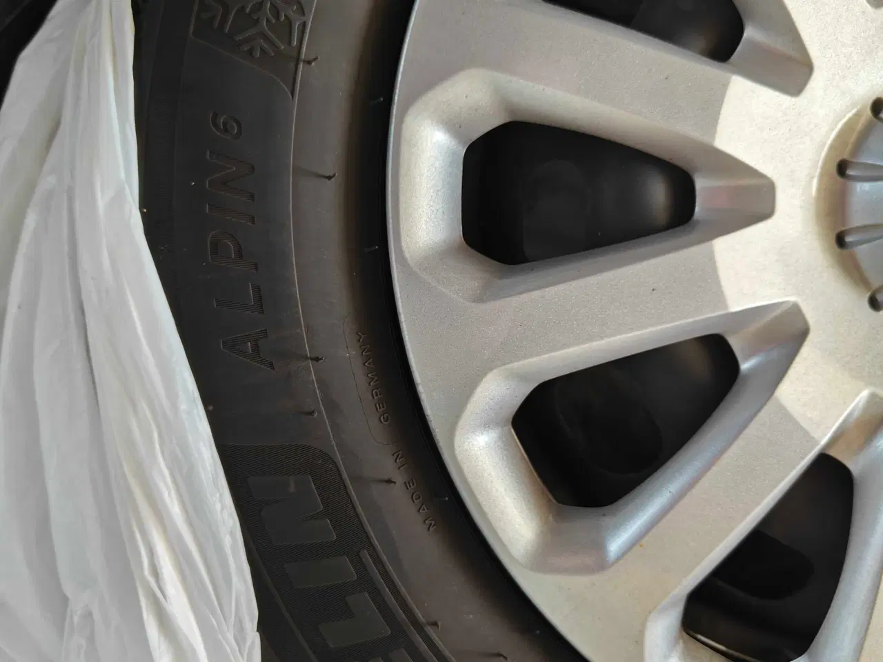 Billede 2 - Vinterdæk 15" stålfælge - Ford Fiesta