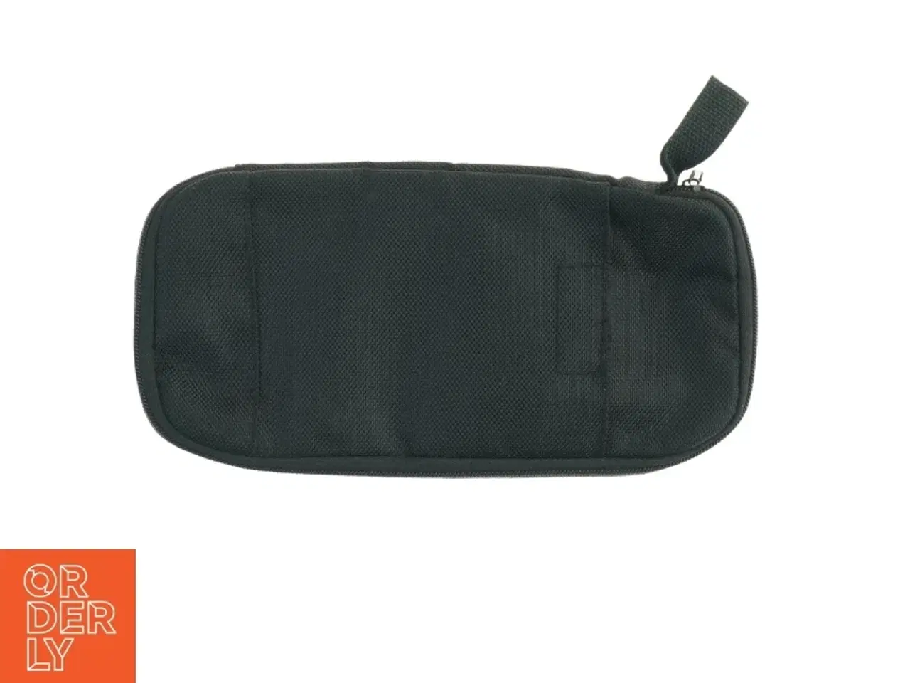 Billede 2 - Sort rejsetaske med lynlås (str. 28x15 cm)