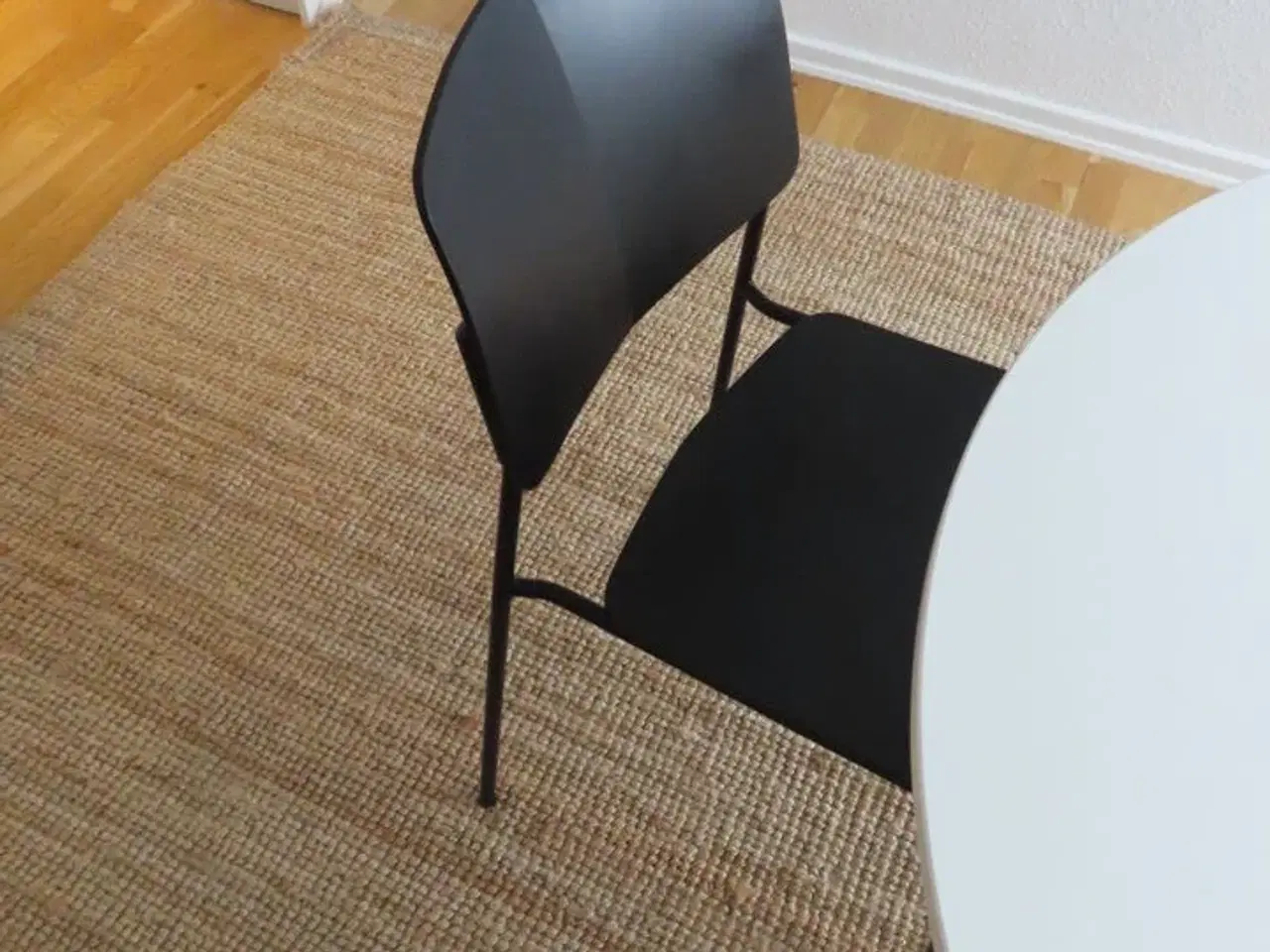 Billede 6 - 2 stk. Borde, stole, m.v.