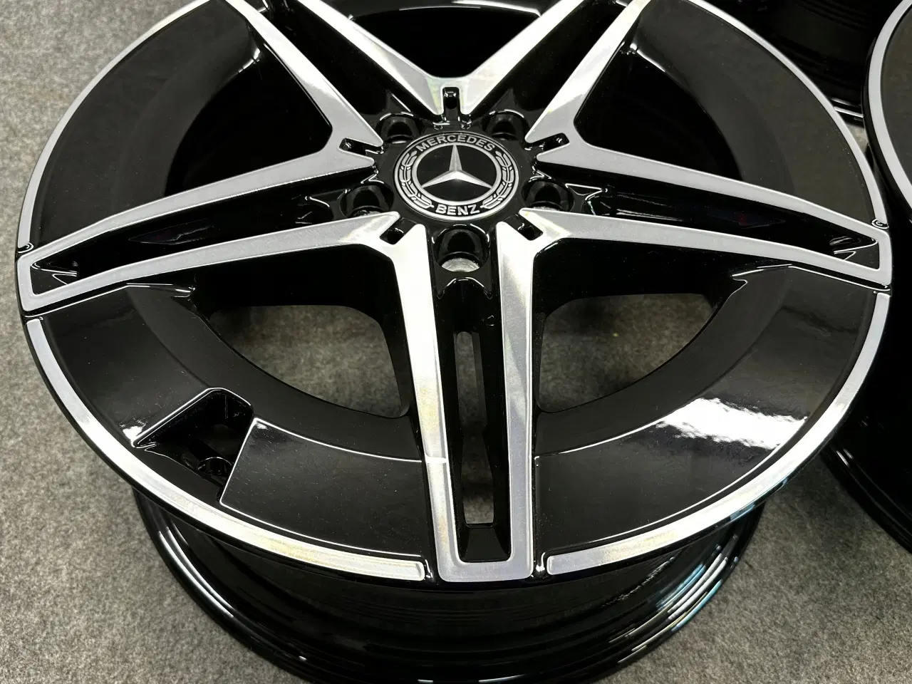 Billede 3 - MERCEDES EQA EQB KLASSE 19 AMG S243 W243 7,5J x19"