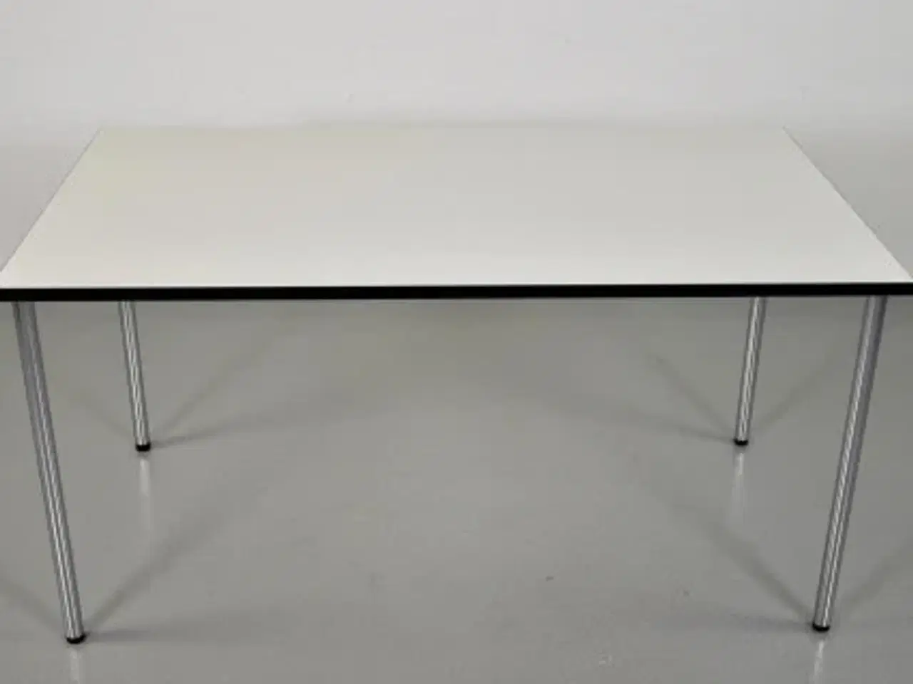 Billede 1 - Four design klapbord med ny hvid bordplade