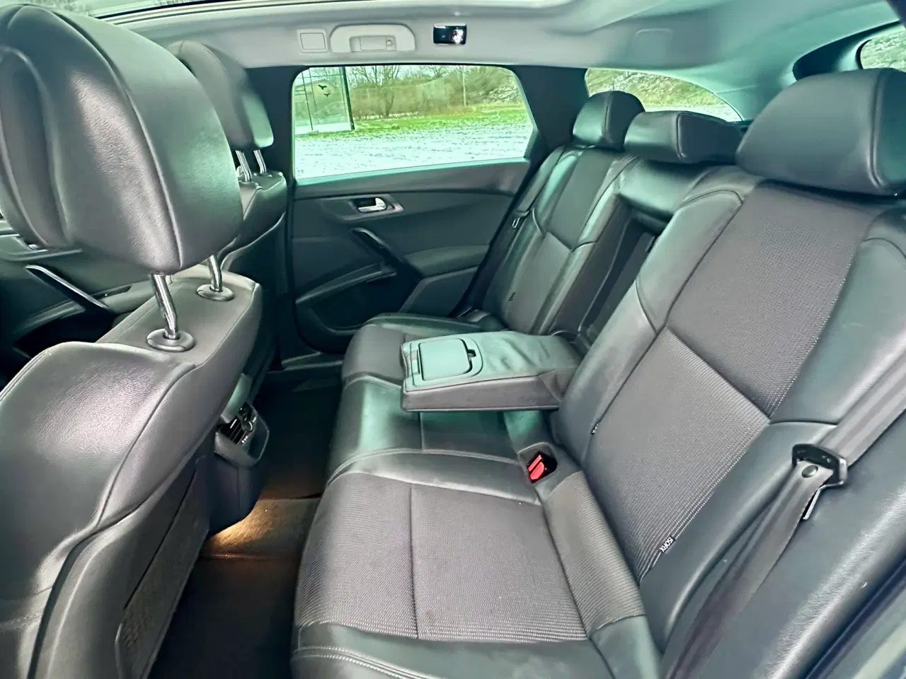 Billede 16 - Lav km. som ny bil.