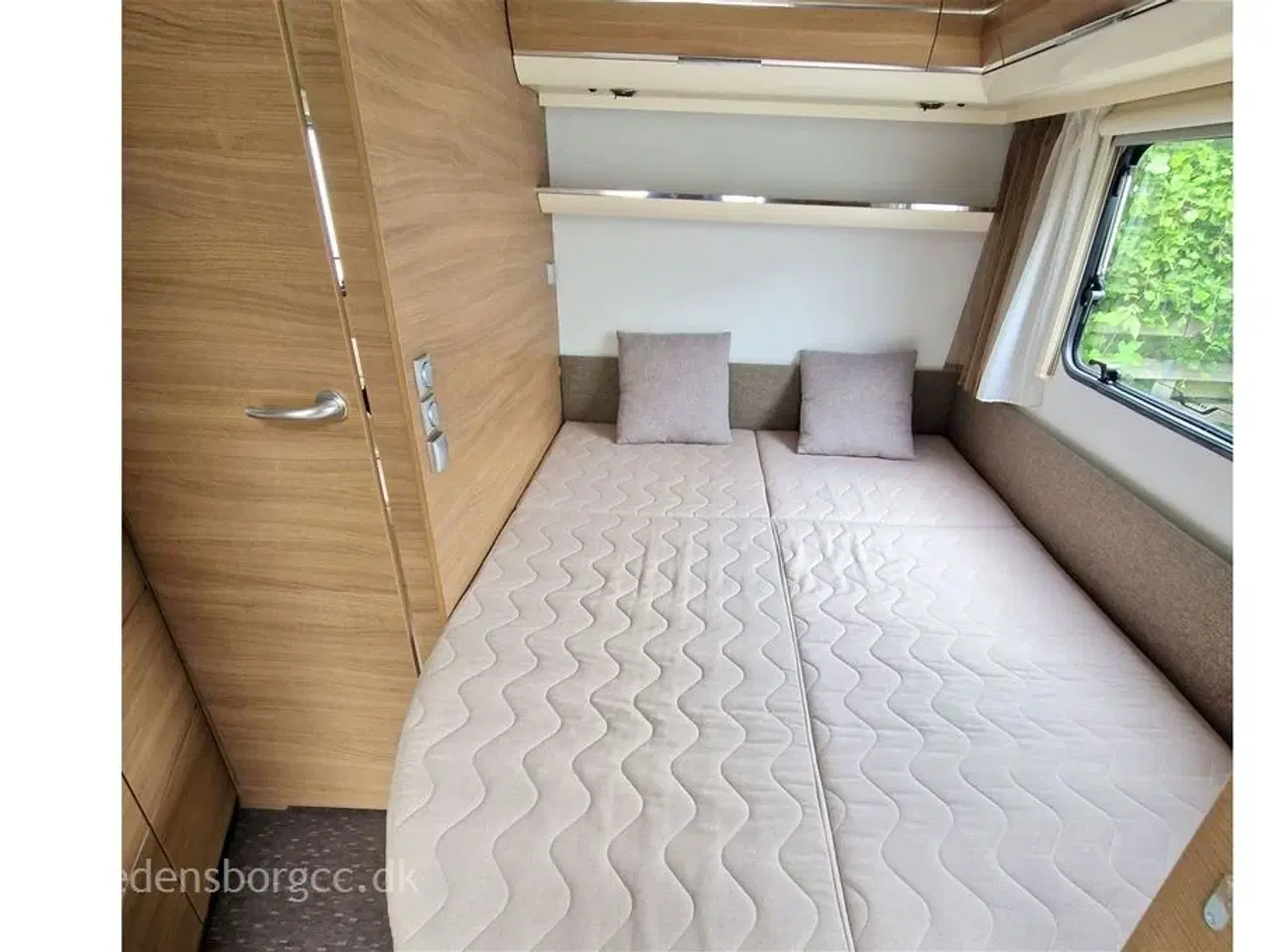 Billede 8 - 2018 - Adria Adora 522 UP   VELHOLDT VOGN MED CENTRAL VARME / MOVER / AUT. STØTTEBEN / AC.