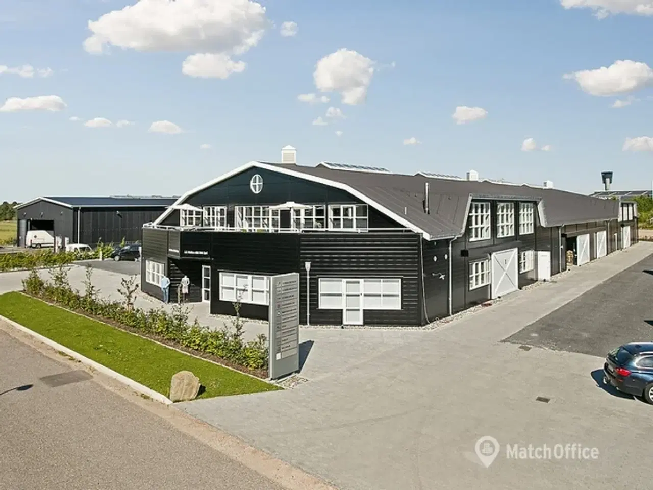 Billede 2 - 190 kvm. tørt og opvarmet lagerlokaler med vareelevator - Gratis parkering