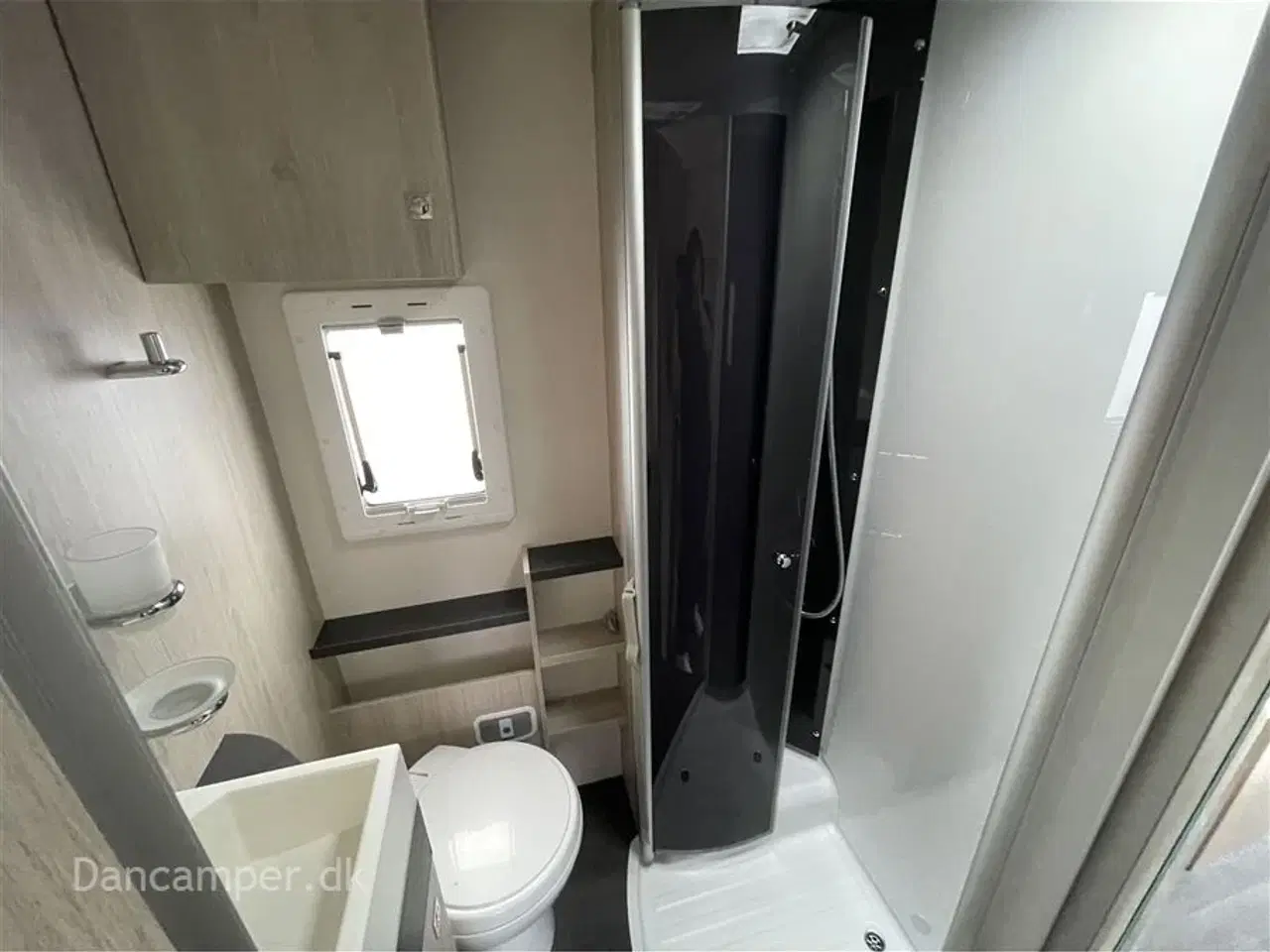 Billede 22 - 2019 - Chausson Flash C 656   UNDER KLARGØRING! Pris følger!2019 Model ! 7.prs. autocamper, med god plads - børnefamiliens foretrukne, 150Hk Automatgear, Aircon på bodel.