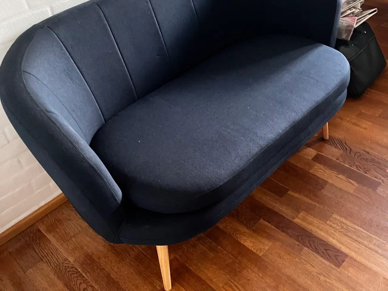 Billede 1 - 2 personers sofa i blåt stof