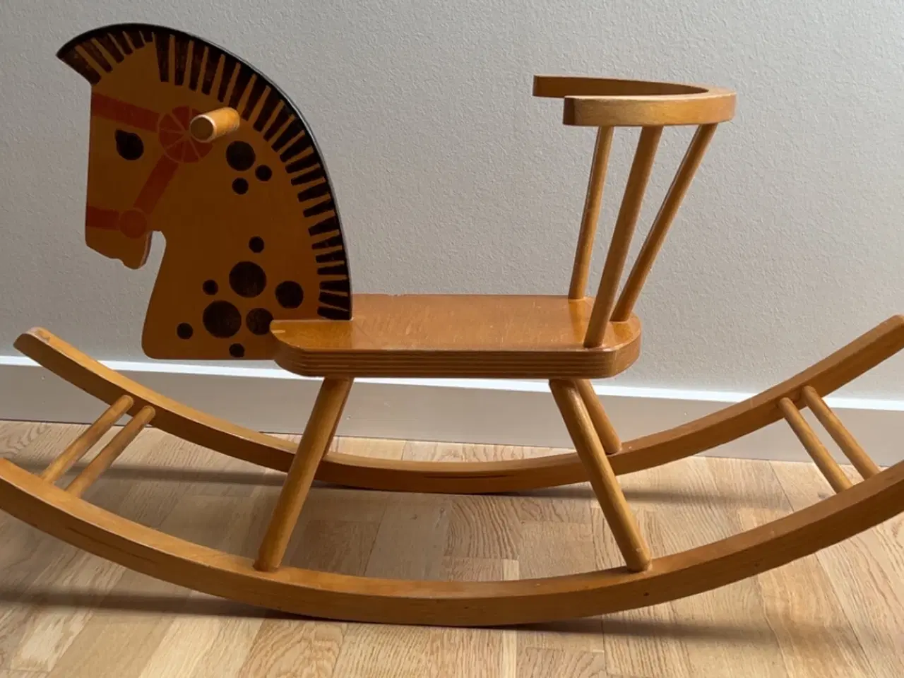 Billede 1 - Gyngehest i træ