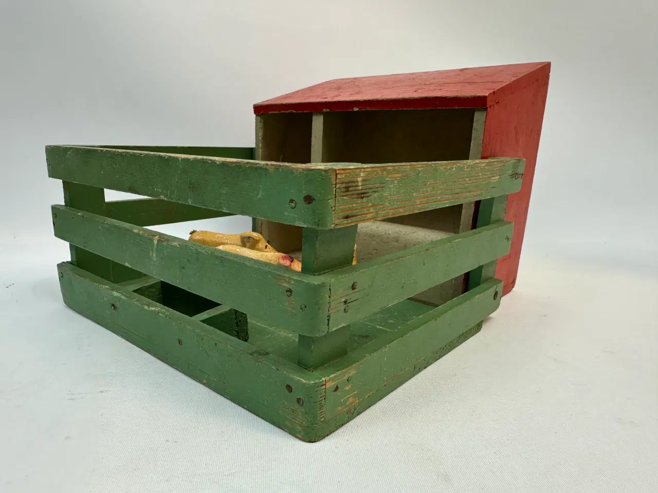 Billede 2 - Ældre grisestald m. grise (Fængselslegetøj)