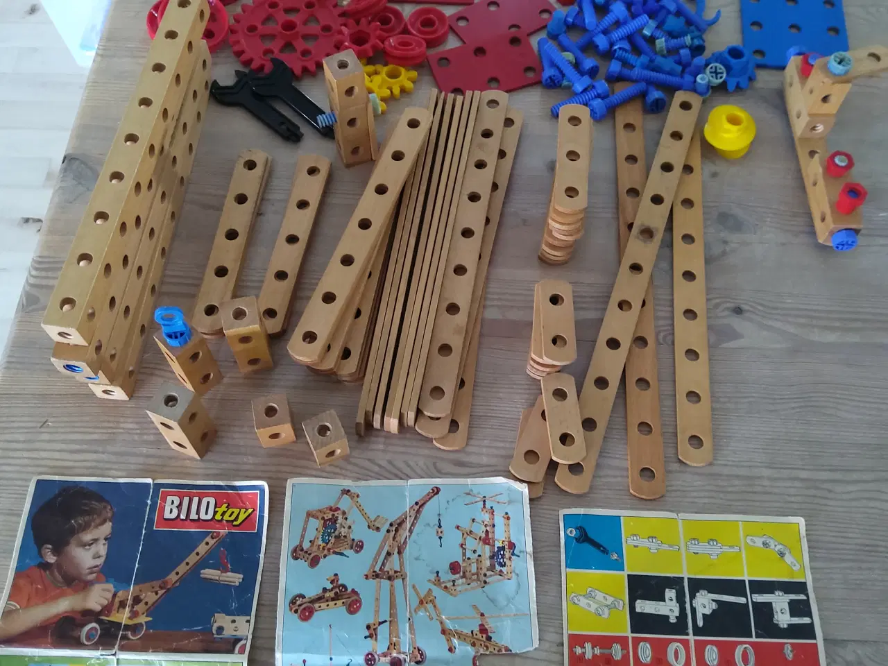Billede 12 - Lego bilofix byggesæt i træ.