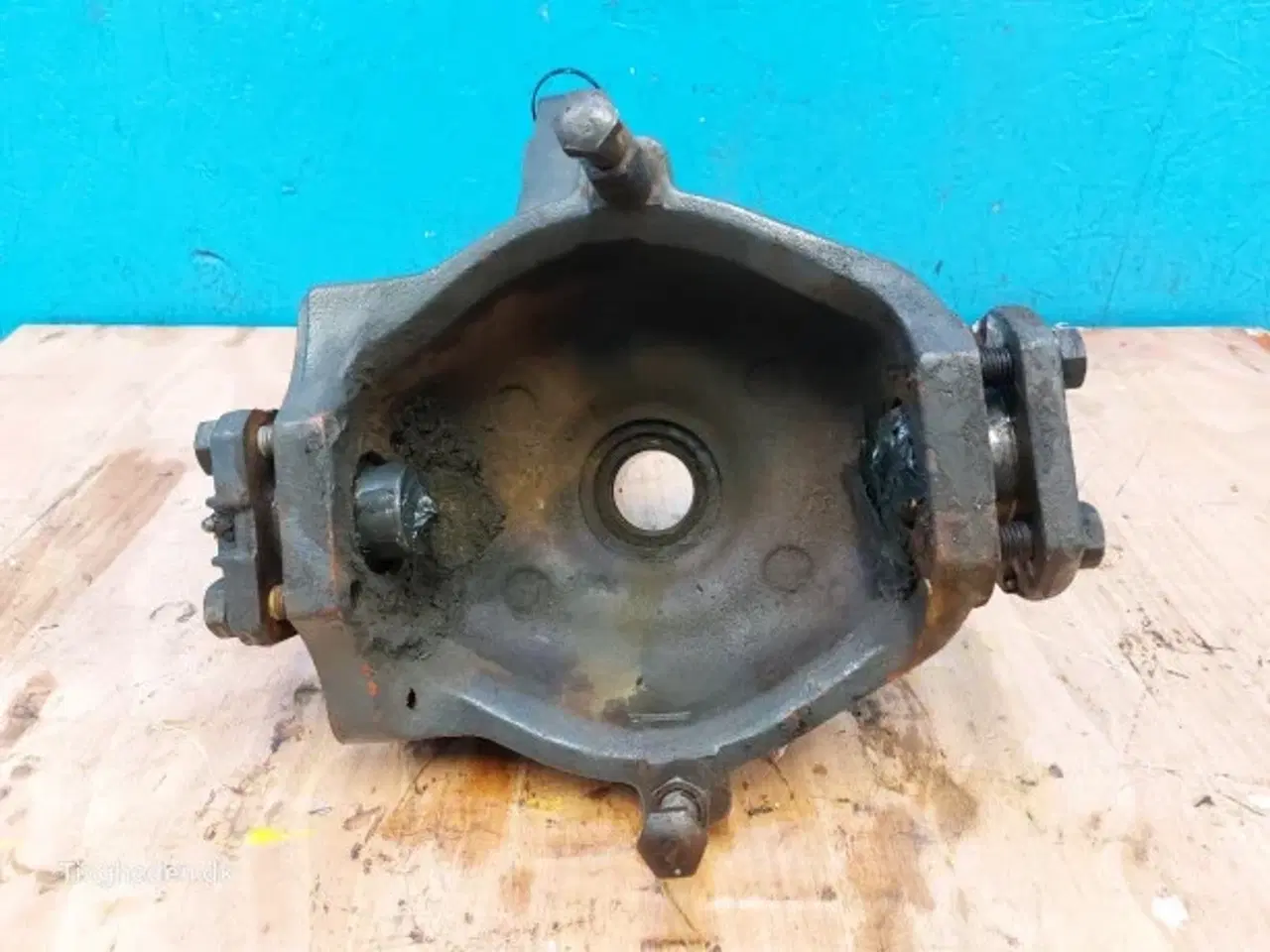 Billede 15 - New Holland LB115B Styrespindel L. 85821289