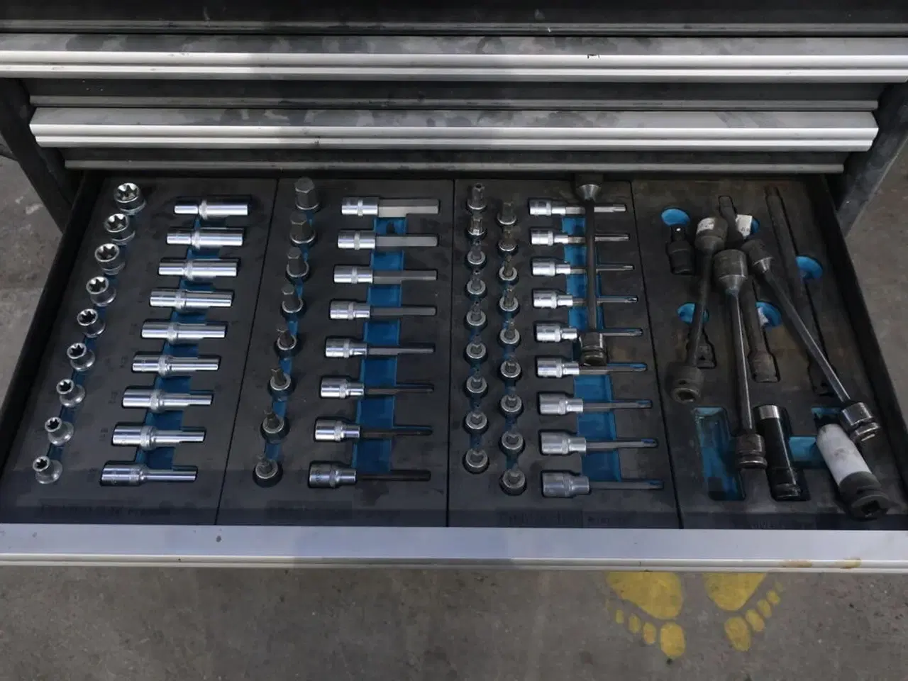 Billede 7 - Værktøjsvogn PROMEISTER med indhold