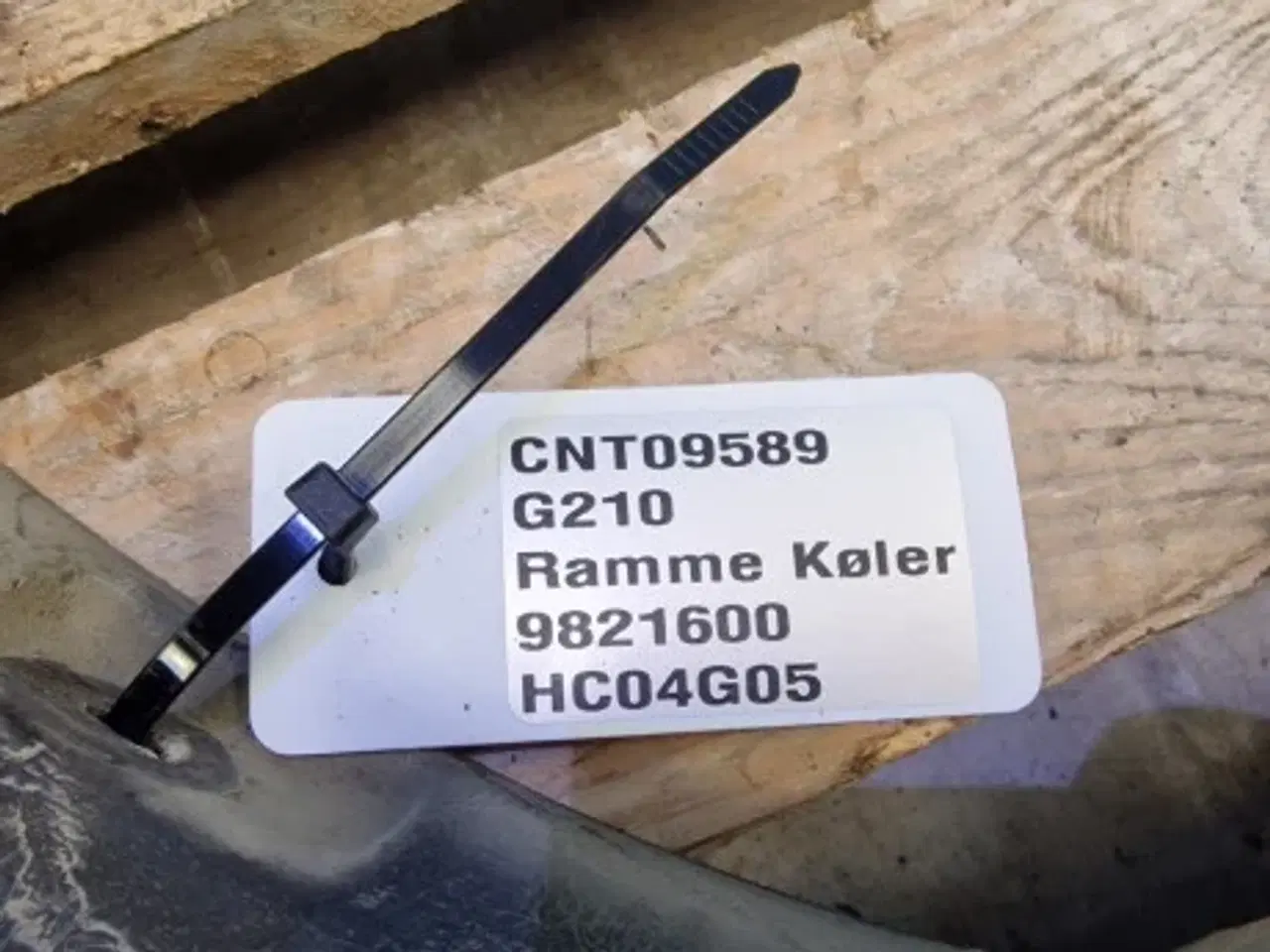 Billede 7 - New Holland G210 Ramme Køler 9821600