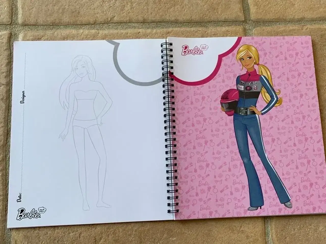 Billede 4 - Barbie min egen designbog