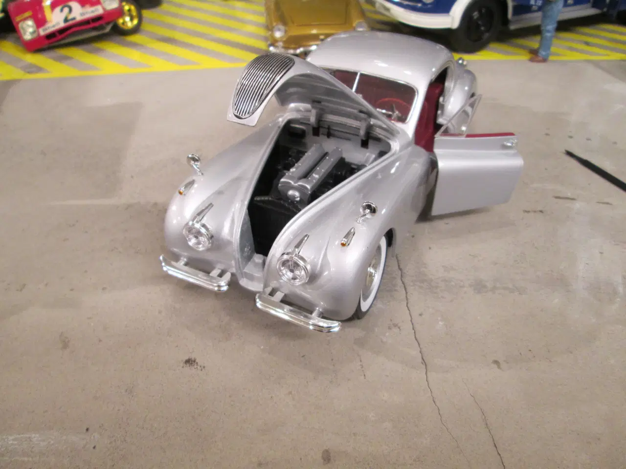 Billede 5 - Modelbil   Jaguar XK 120   Signature 1:18