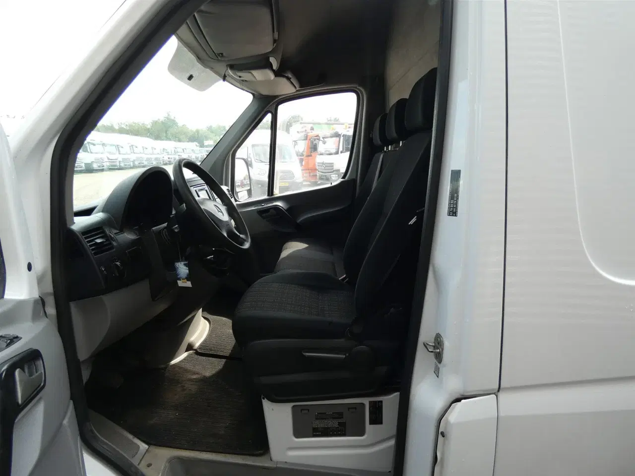 Billede 5 - Mercedes-Benz Sprinter 211 KASSEVOGN 2,1 CDI R2 114HK Van Man.