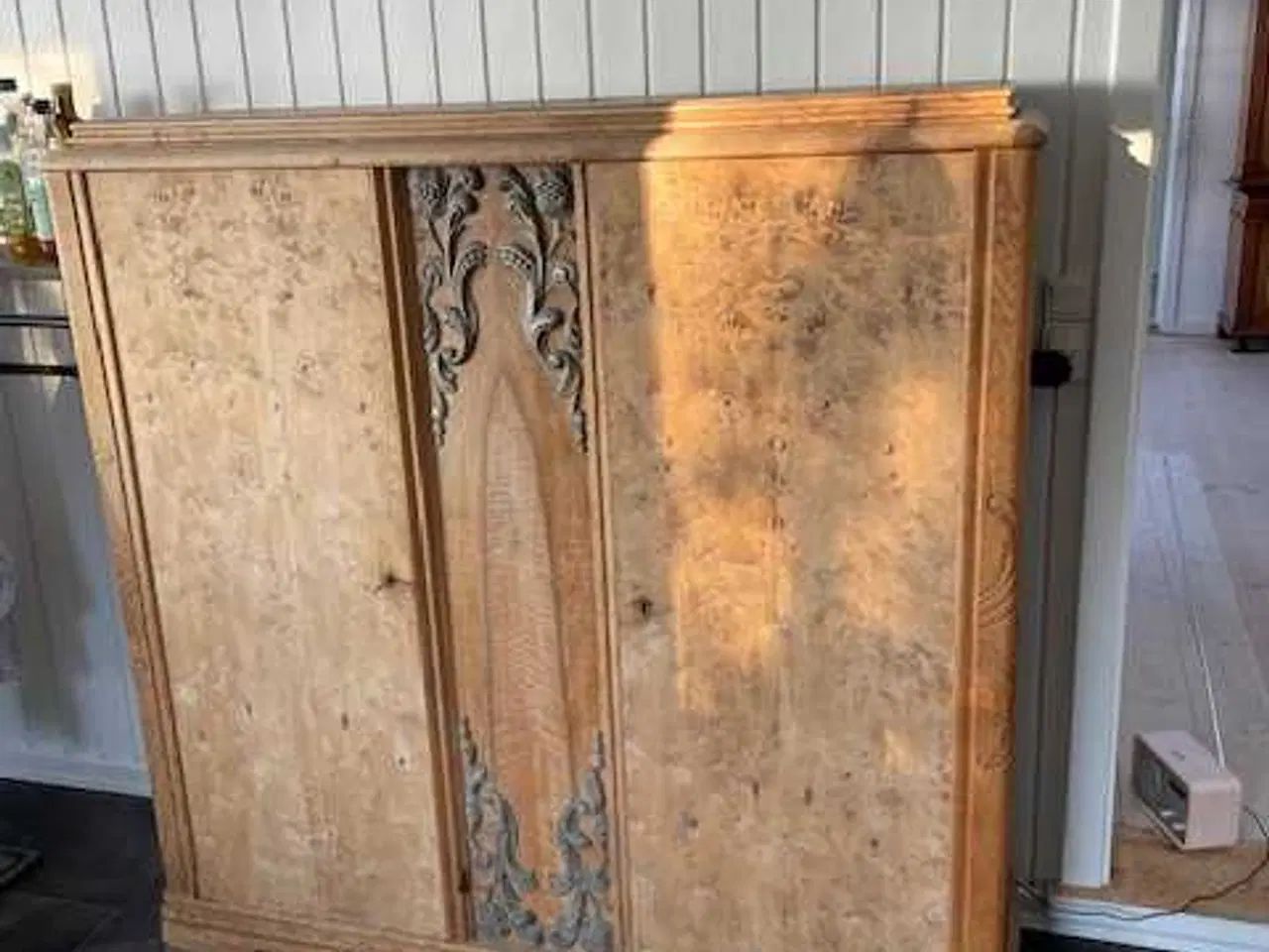 Billede 1 - Smukt antikt skab i kirsebær