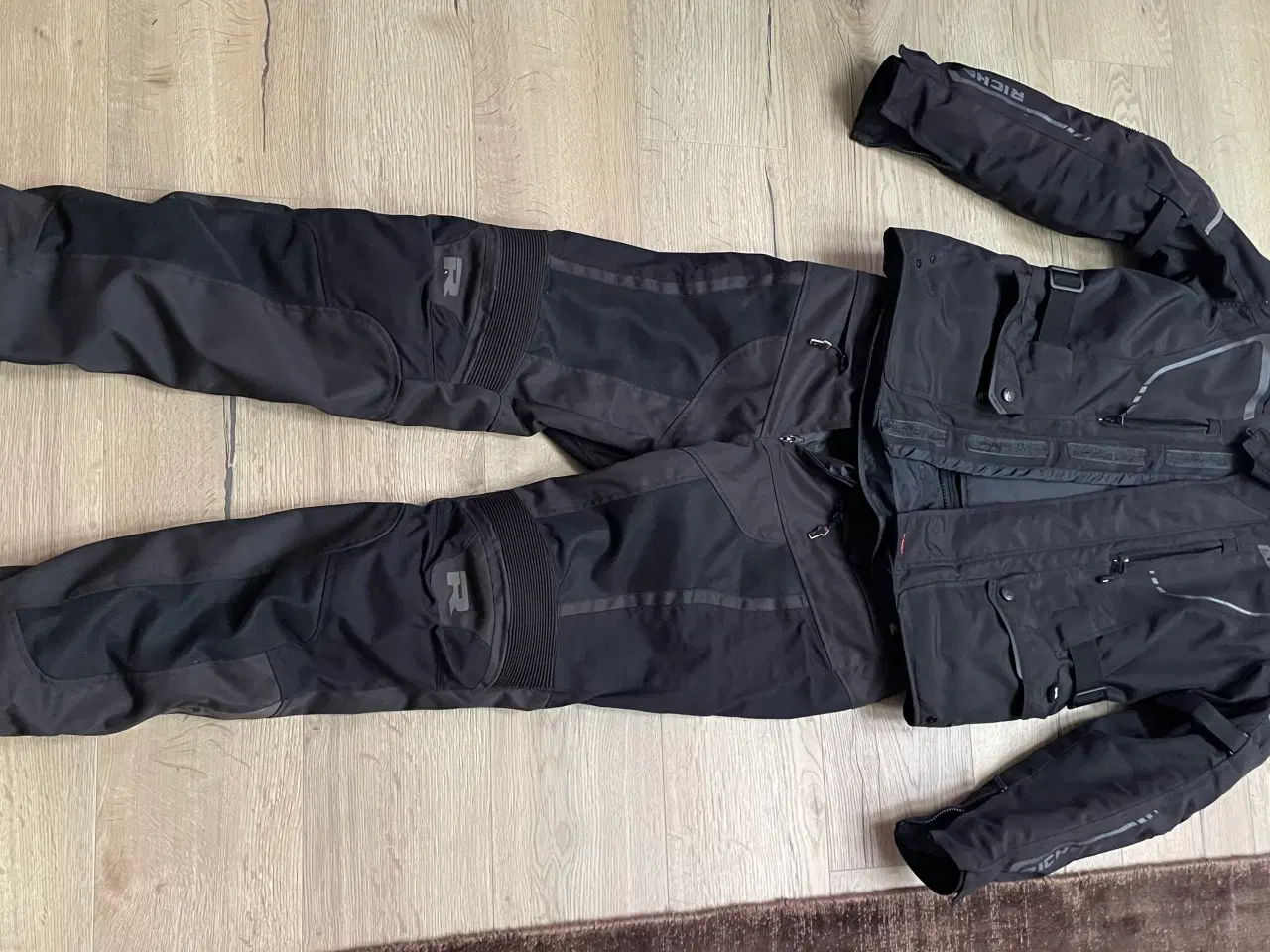 Billede 1 - Richa mc tøj som nyt