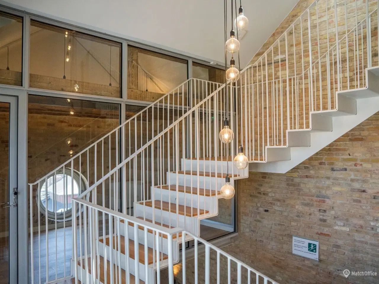 Billede 5 - To sammenhængende etager i tidligere ikonisk byskole