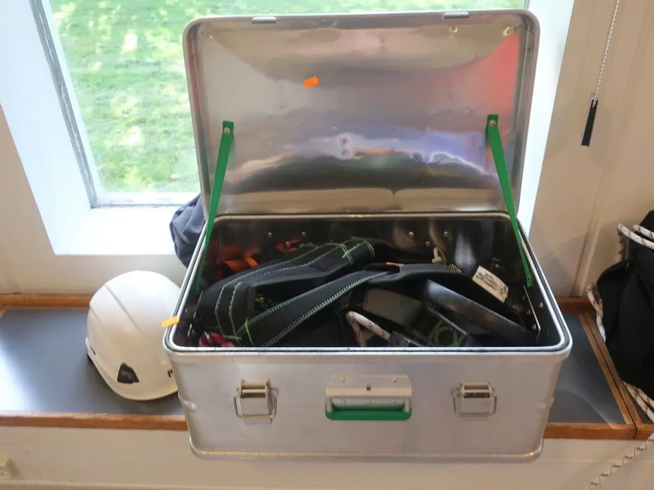 Billede 3 - Redningshejs SKYLOTEC MILAN & alukasse inkl. indhold