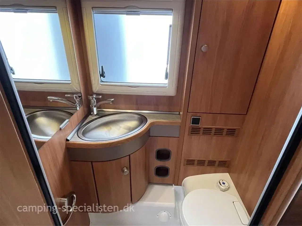 Billede 12 - 2015 - Hymer Nova SL 595   Hymer Eriba Nova SL 595 2015 m. Alde centralvarme - Se den nu hos Camping-Specialisten.dk