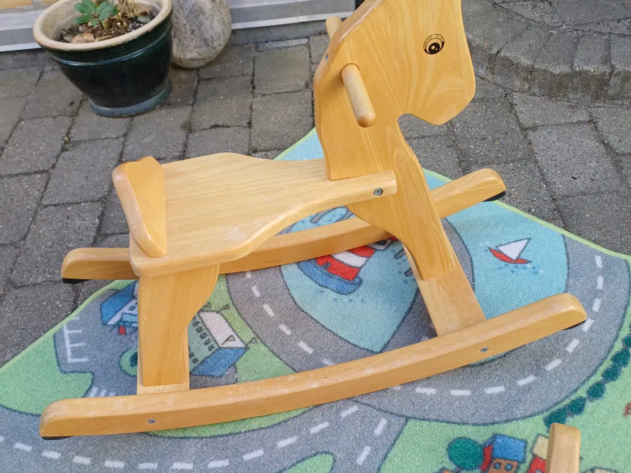 Billede 5 - Gyngehest/bil bane 