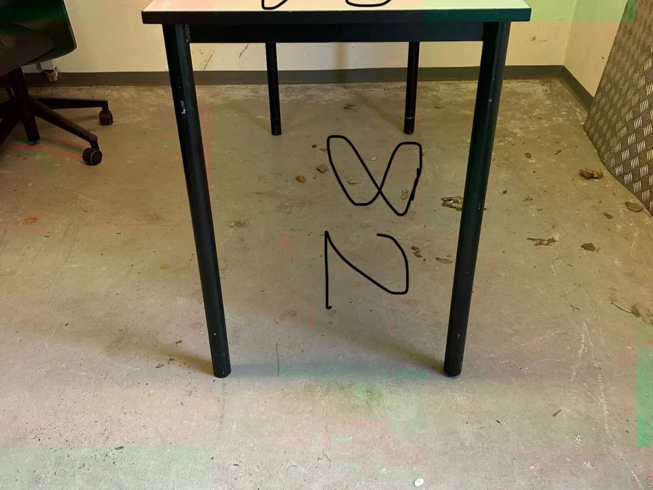 Billede 3 - 20 styk pæne skoleborde