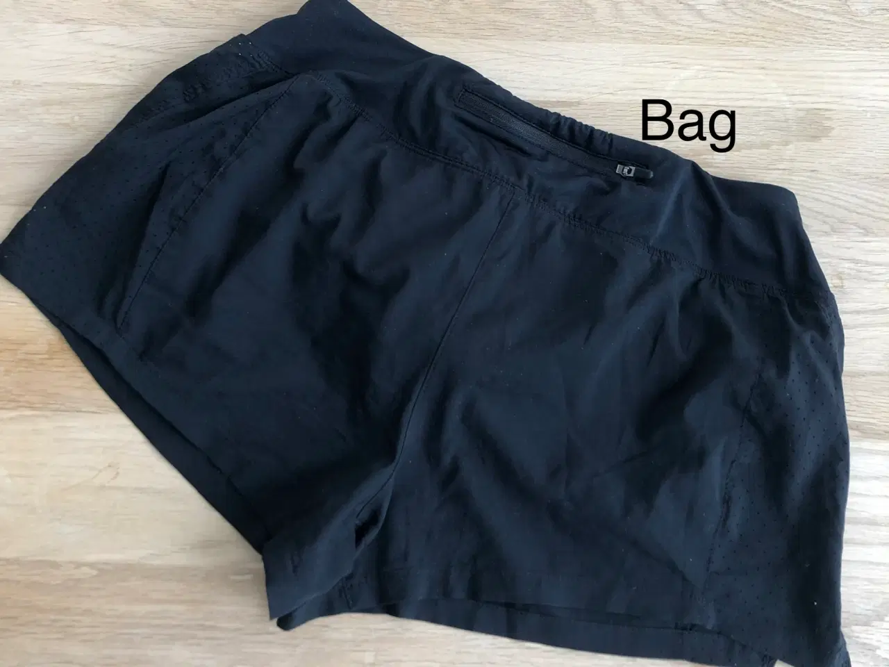 Billede 2 - NIKE løbeshorts str. S