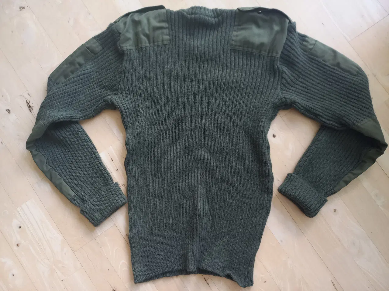 Billede 2 - Sweater M/84 – str. XL – næsten som ny