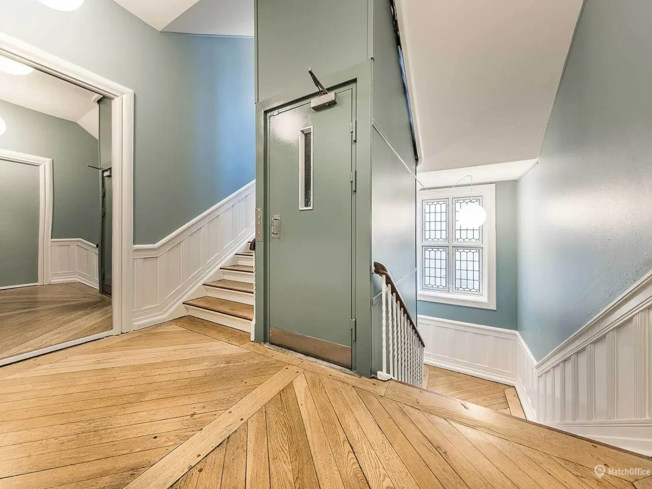 Billede 10 - Nyistandsat kontorlejemål i klassisk københavnerejendom – Fantastisk udsigt over byens tage og tårne