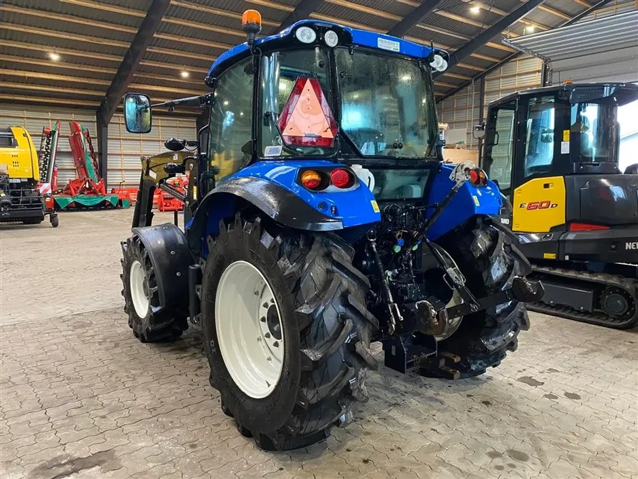 Billede 3 - New Holland T4.95 Med frontlæsser