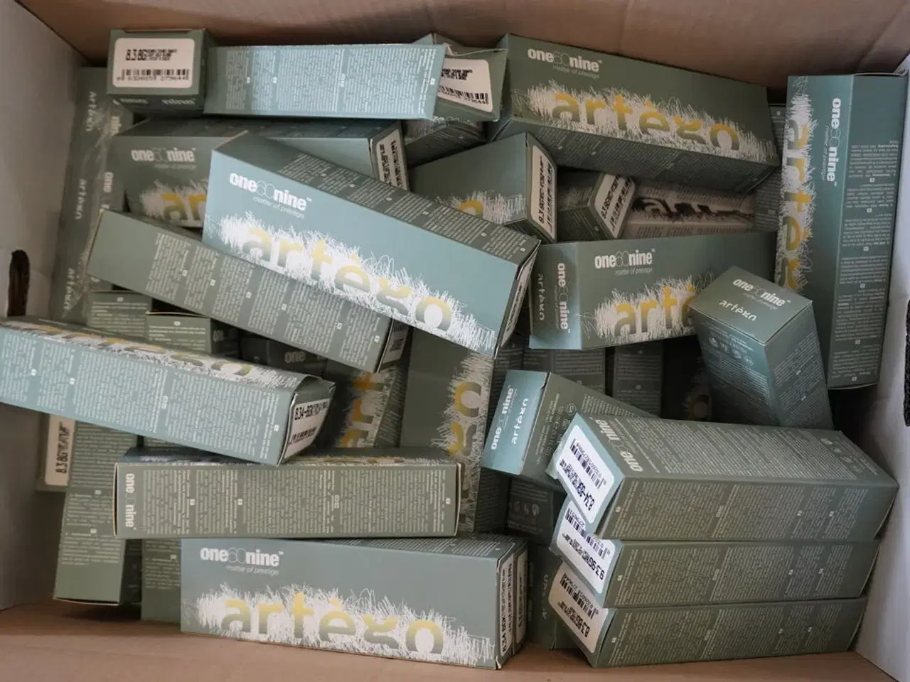 Billede 1 - Kasse med Artego "one60nine" hårfarve, 150ml