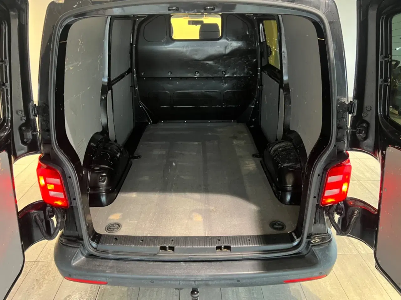 Billede 8 - VW Transporter 2,0 TDi 140 Kassevogn DSG kort