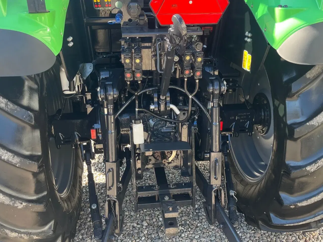 Billede 9 - Deutz-Fahr Agrotron 6140 Classic Fin handy traktor med frontlift.