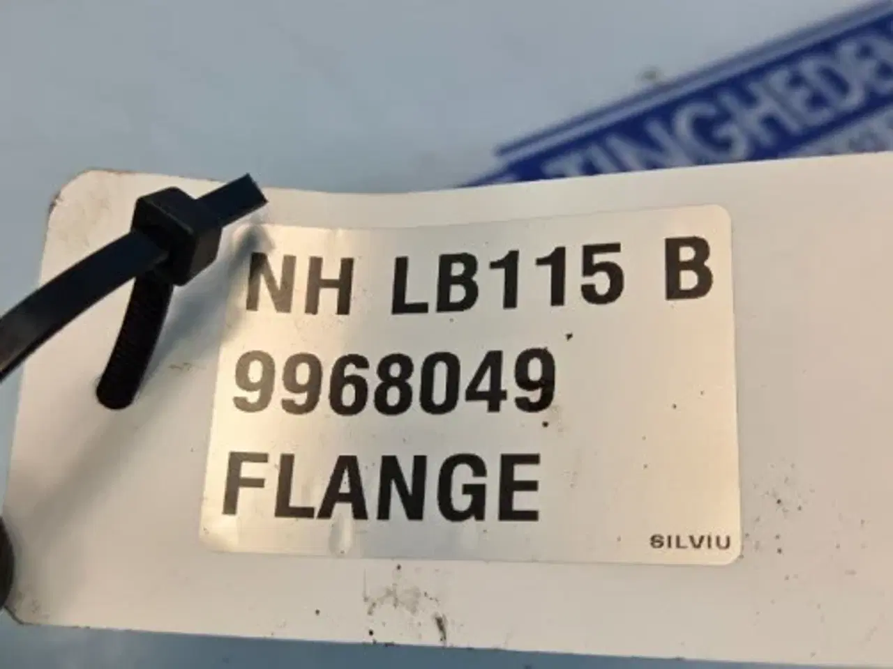 Billede 5 - New Holland LB115B Flange 9968049