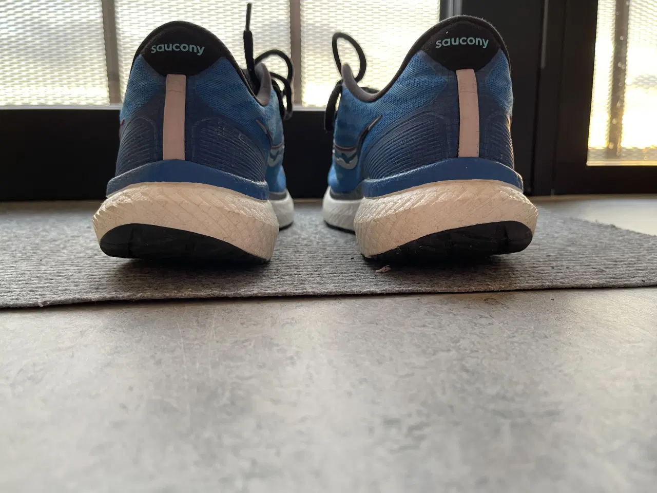 Billede 4 - Saucony Triumph 19 løbesko sælges