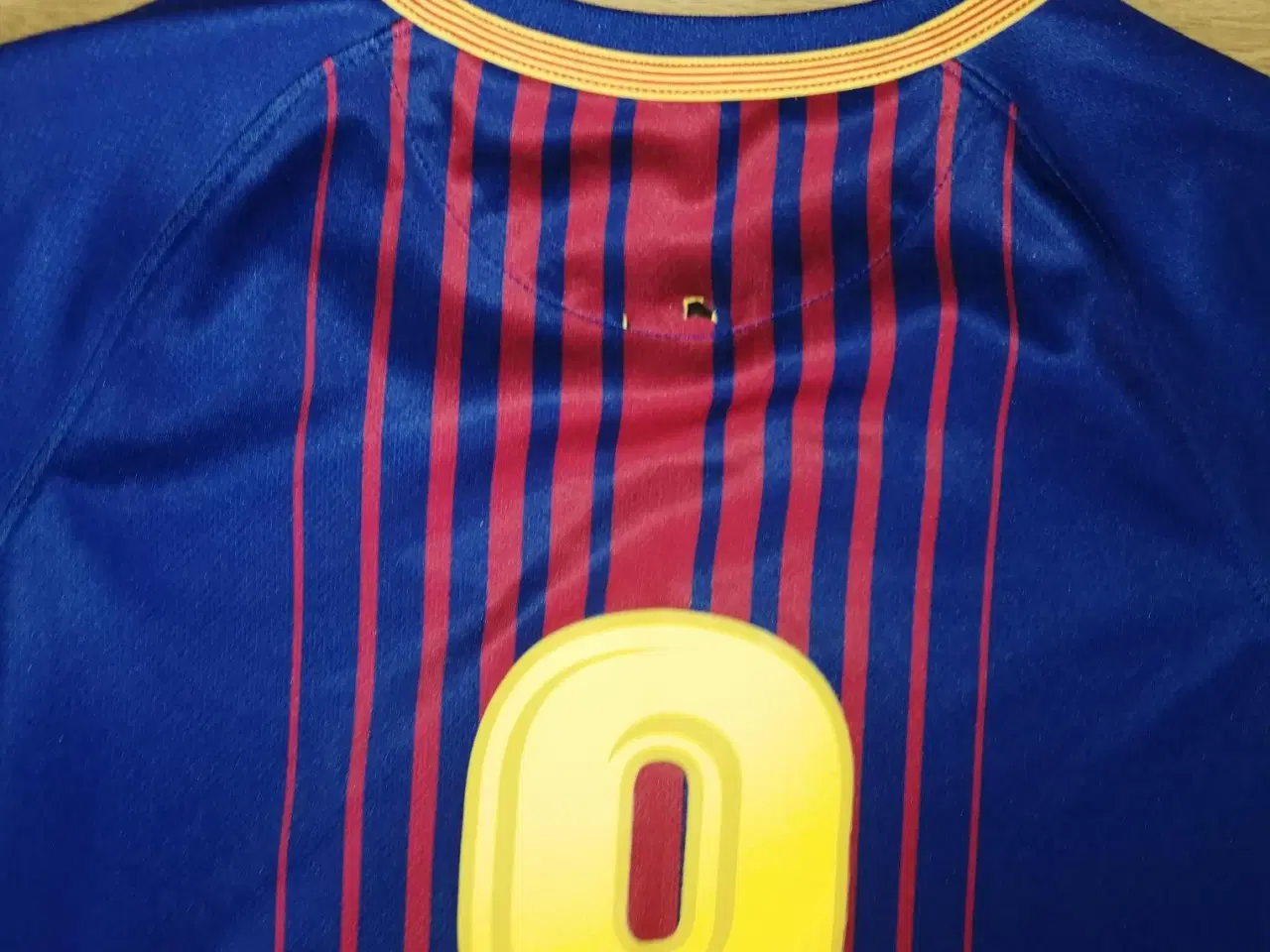 Billede 4 - FC BARCELONA NR 9 2017, STR. 6-7 ÅR, I FLOT STAND