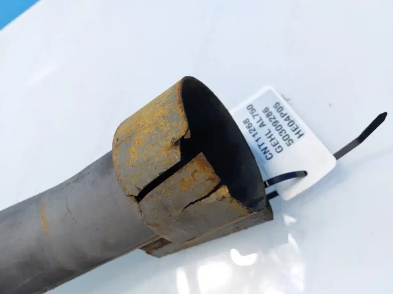 Billede 12 - GEHL AL750 Udstødningrør 50309286