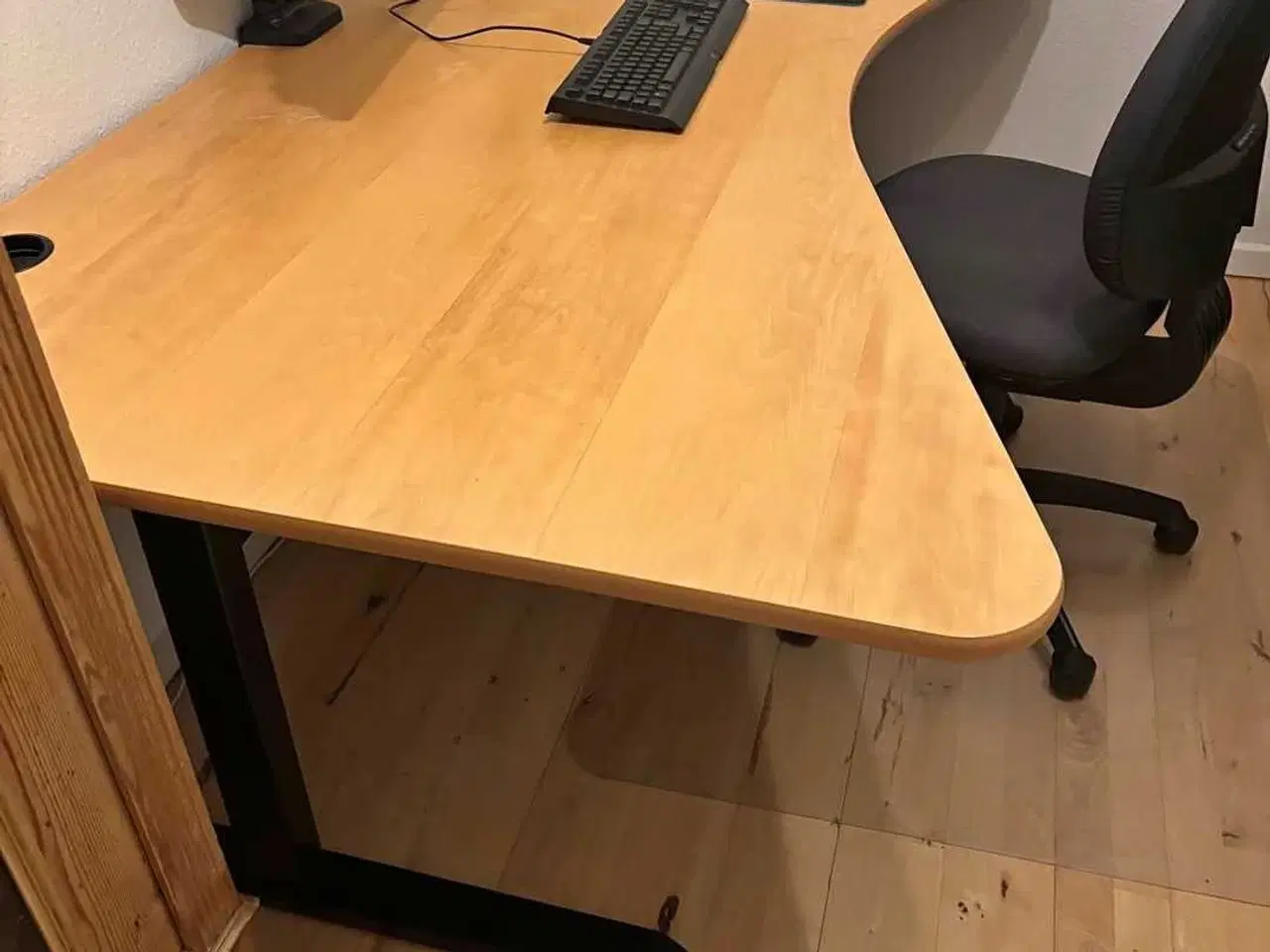 Billede 1 - Stort og lækkert hæve/sænkebord