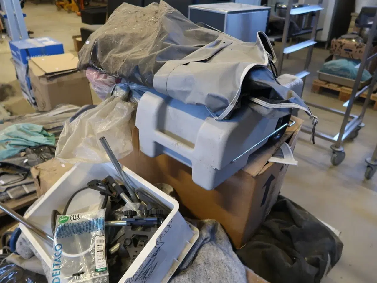 Billede 1 - Campingudstyr på 2 paller