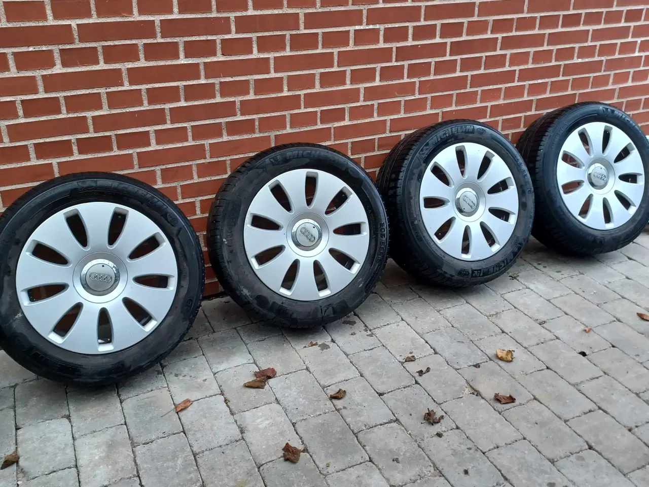 Billede 1 - Audi alufælge.