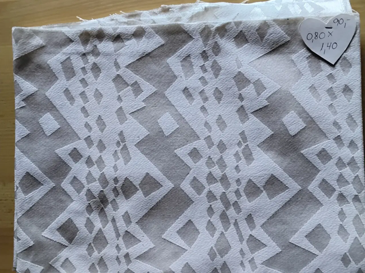 Billede 1 - Offwhite stof med blank effekt - 0,80m X 1,40m