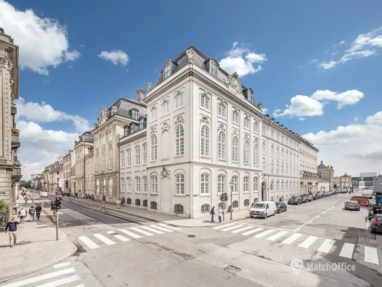 Billede 1 - 226 m² kontor i Dehns Palæ lige ved Amalienborg og Marmorkirken